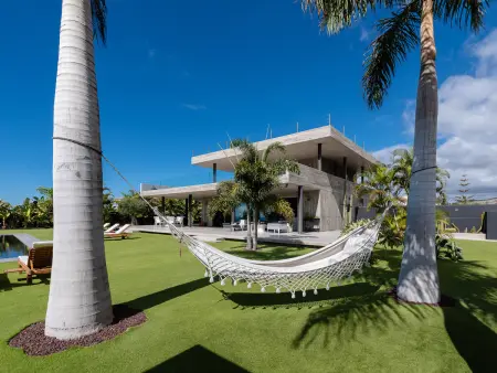 Villa au calme avec piscine privée moderne, architecture unique à Adeje - Photo 3