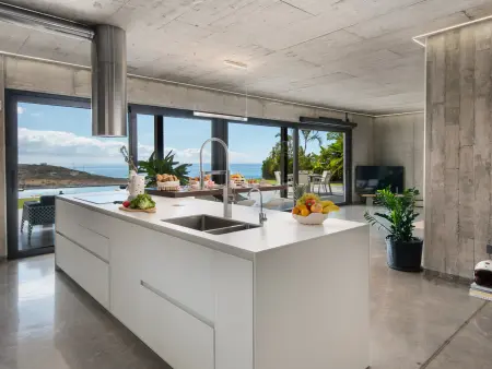 Villa au calme avec piscine privée moderne, architecture unique à Adeje - Photo 4