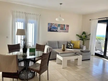 Villa confortable avec piscine commune et parking - Photo 4