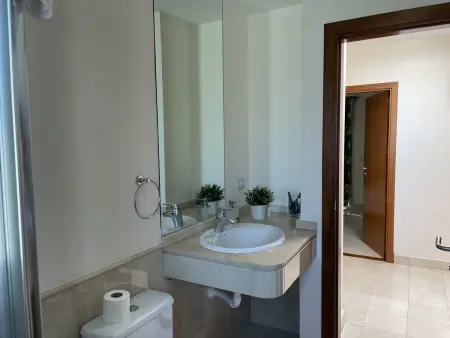 Villa confortable avec piscine commune et parking - Photo 19