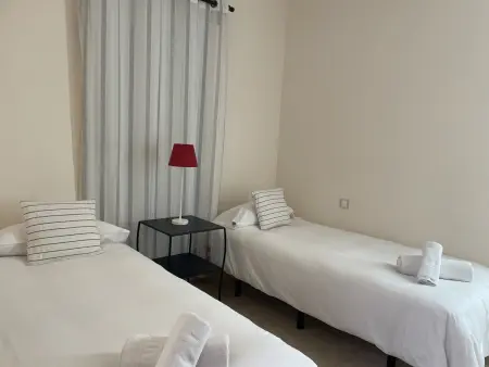 Villa confortable avec piscine commune et parking - Photo 20