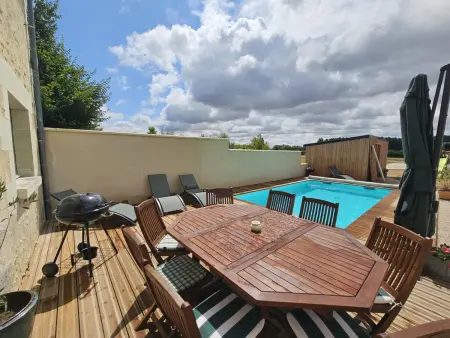 Charmant Gîte 6 Pers avec Piscine Privée et Jardin, Avon-les-Roches - Photo 4