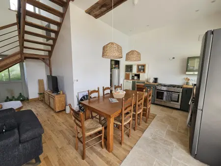 Charmant Gîte 6 Pers avec Piscine Privée et Jardin, Avon-les-Roches - Photo 9