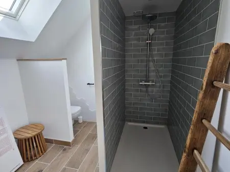 Charmant Gîte 6 Pers avec Piscine Privée et Jardin, Avon-les-Roches - Photo 17