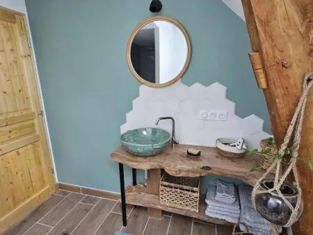 Charmant Gîte 6 Pers avec Piscine Privée et Jardin, Avon-les-Roches - Photo 18