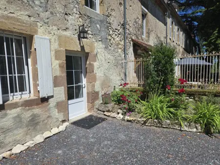 Gîte de Charme à Souvigny : Histoire, Nature & Sérénité - Photo 1