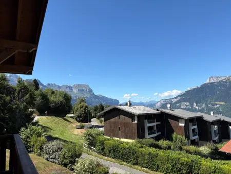 Appartement 2 chambres, mezzanine, vue Mont Blanc, proche village, parking - Photo 15