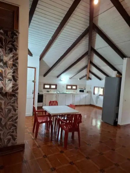 Appartement spacieux à Saint-Claude, 100 m², parking inclus - Photo 3