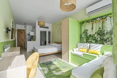 Studios Bohème et Tropical, Séjour urbain élégant avec terrasse - Photo 12