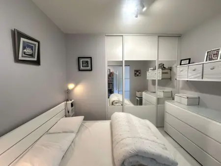 T2 rénové à 100m de la plage avec balcon et parking privé - Photo 5