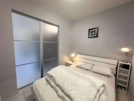 T2 rénové à 100m de la plage avec balcon et parking privé - Photo 6