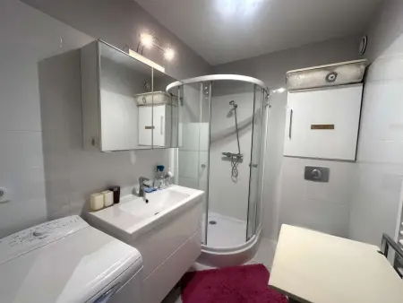 T2 rénové à 100m de la plage avec balcon et parking privé - Photo 7