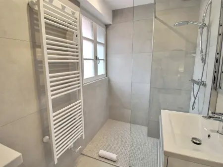 Duplex élégant pour 4 pers avec garage au centre de Colmar - Photo 4