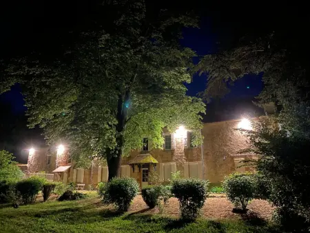 Gîte de charme avec jardin paisible à Souvigny - Photo 4