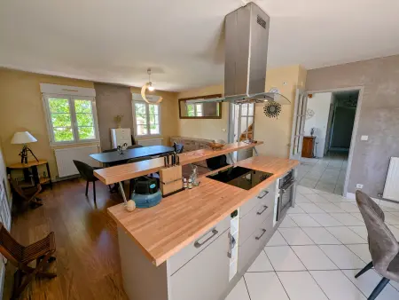 Gîte spacieux à Fretigney avec jardin et billard, idéal pour 8 pers. - Photo 9
