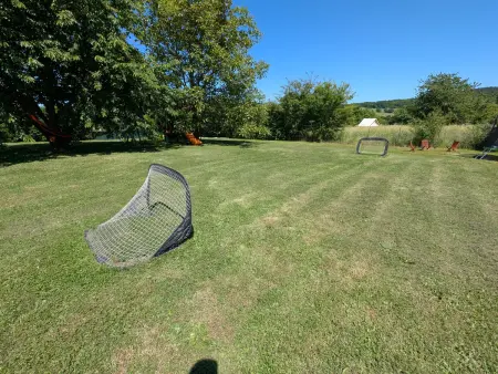 Gîte spacieux à Fretigney avec jardin et billard, idéal pour 8 pers. - Photo 32