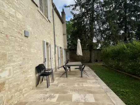 Gîte restauré avec parc et jeux, idéal pour familles - Photo 1