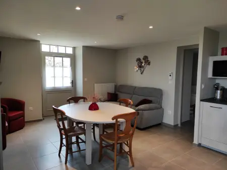 Gîte restauré avec parc et jeux, idéal pour familles - Photo 5