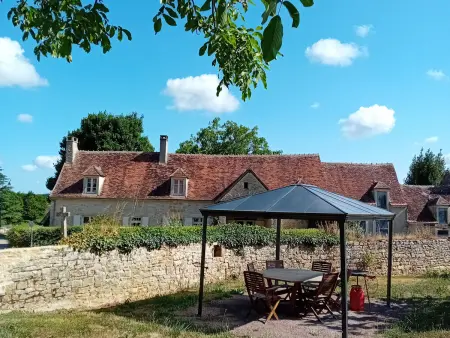 Location spacieuse dans ancien prieuré restauré - Photo 2