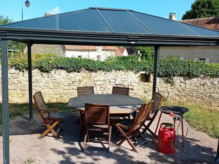 Location spacieuse dans ancien prieuré restauré - Photo 3