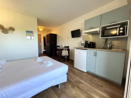 Studio rénové avec piscine, climatisation à St Florent - Photo 5