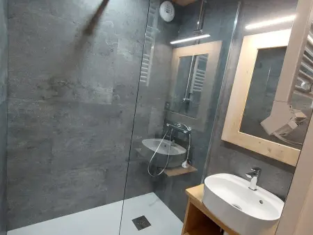 Charmant appartement savoyard pour 5 pers. avec parking - Photo 5