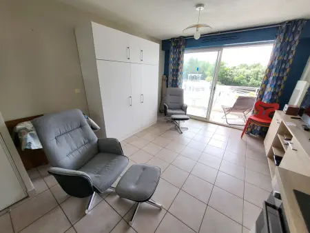 Studio rénové avec piscine et parking, proche plage - Photo 3