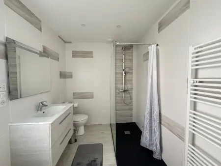 Maison rénovée 4 pers – Cour fermée et parking - Photo 7