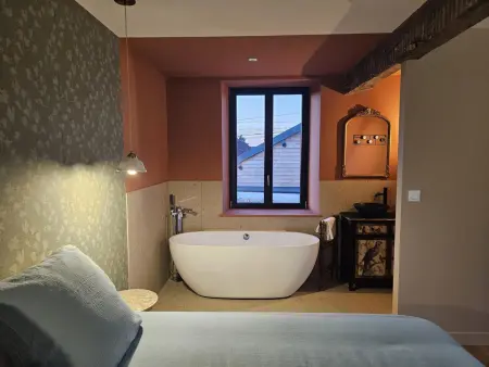 Maison de caractère avec jardin et piscine chauffée - Photo 7