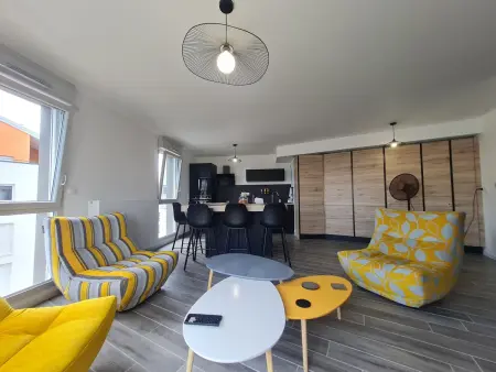 Appartement contemporain 3 chambres avec vue sur canal, parking et internet à Nancy - Photo 4