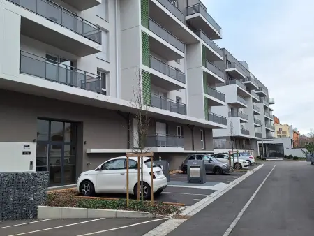 Appartement contemporain 3 chambres avec vue sur canal, parking et internet à Nancy - Photo 25