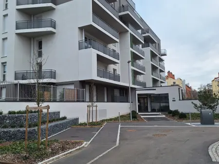 Appartement contemporain 3 chambres avec vue sur canal, parking et internet à Nancy - Photo 28