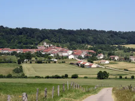Séjour paisible dans la campagne de Mont-l'Étroit, proche de sites historiques - Photo 2