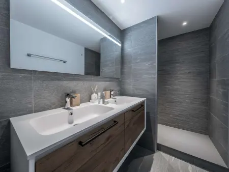 Appartement moderne Courchevel 1550, 4 personnes, parking, wifi - Photo 1