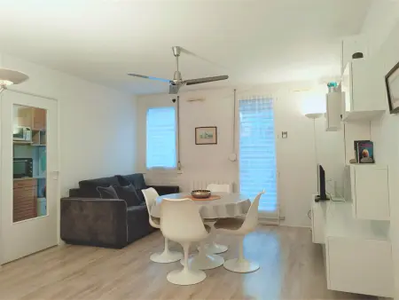 Studio moderne et lumineux avec parking couvert, animaux acceptés - Photo 3