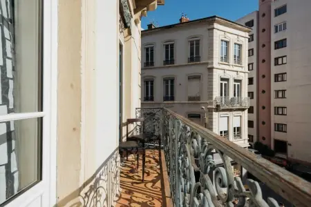 ET-95-MASSENA, DIFY Joli - Place des Brotteaux - Photo 8