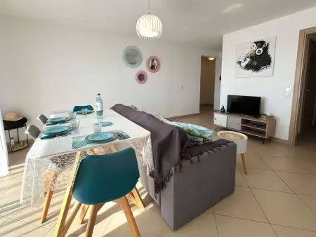 Appartement lumineux et moderne au centre de Moriani, 2 chambres, terrasse - Photo 2