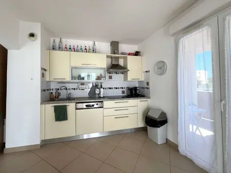 Appartement lumineux et moderne au centre de Moriani, 2 chambres, terrasse - Photo 6