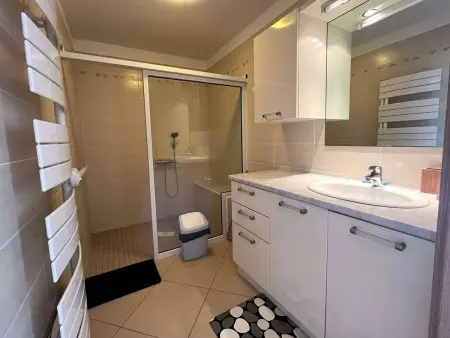 Appartement lumineux et moderne au centre de Moriani, 2 chambres, terrasse - Photo 12
