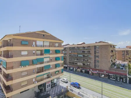 Appartement 2 Ch. avec Terrasse, Idéal pour Explorer Grenade - Photo 2