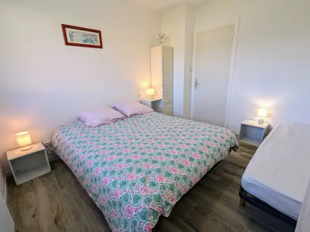 Maison de campagne rénovée avec jacuzzi et espaces de détente - Photo 14