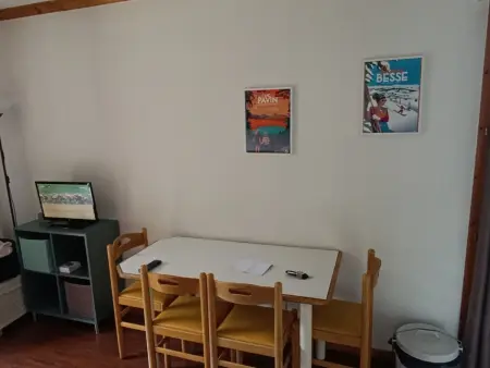 Appartement spacieux à Super Besse avec piscine et parking - Photo 13