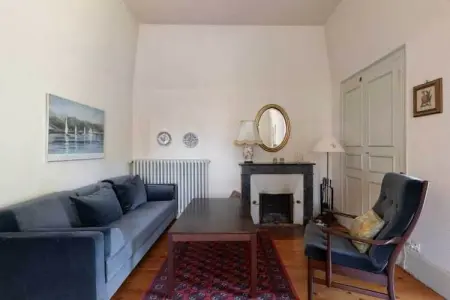 MONBRISON-P, Château Stay – 1BR/4P avec accès piscine et parc - Photo 25
