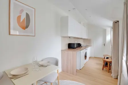 SN-101-THOREZ-RDC, Maison de Charme -2BR-4P- Ivry-sur-seine - Photo 6
