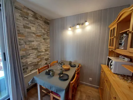 Studio calme avec balcon, près des pistes, parking inclus - Photo 3