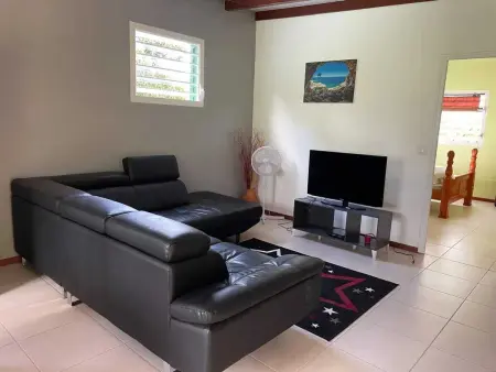 Appartement spacieux à Sainte-Rose, 70 m² avec jardin - Photo 3