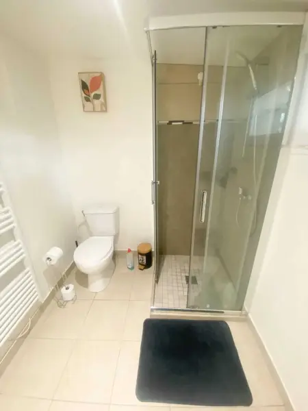 Appartement cosy à Arnouville - 34 m² avec vue jardin - Photo 11