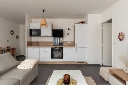 JB-103-STRASBOURG, Charmant Appartement 2BR/4P - Proche Lyon - Photo 3