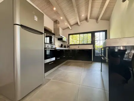Maison familiale au cœur de Saint-Denis-d'Oléron, jardin clos, proche plage - Photo 6