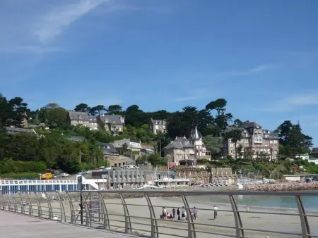 Appartement vue plage avec parking privé, Appartement 5 personnes à Perros Guirec - Photo 15